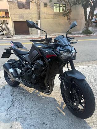 KAWASAKI Z900 KAWASAKI Z900